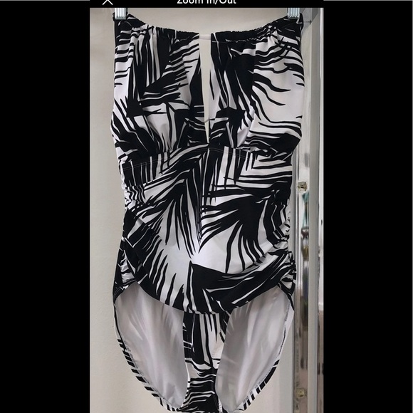 La Blanca High-Neck Cutout Halter Swimsuit - Picture 2 of 7